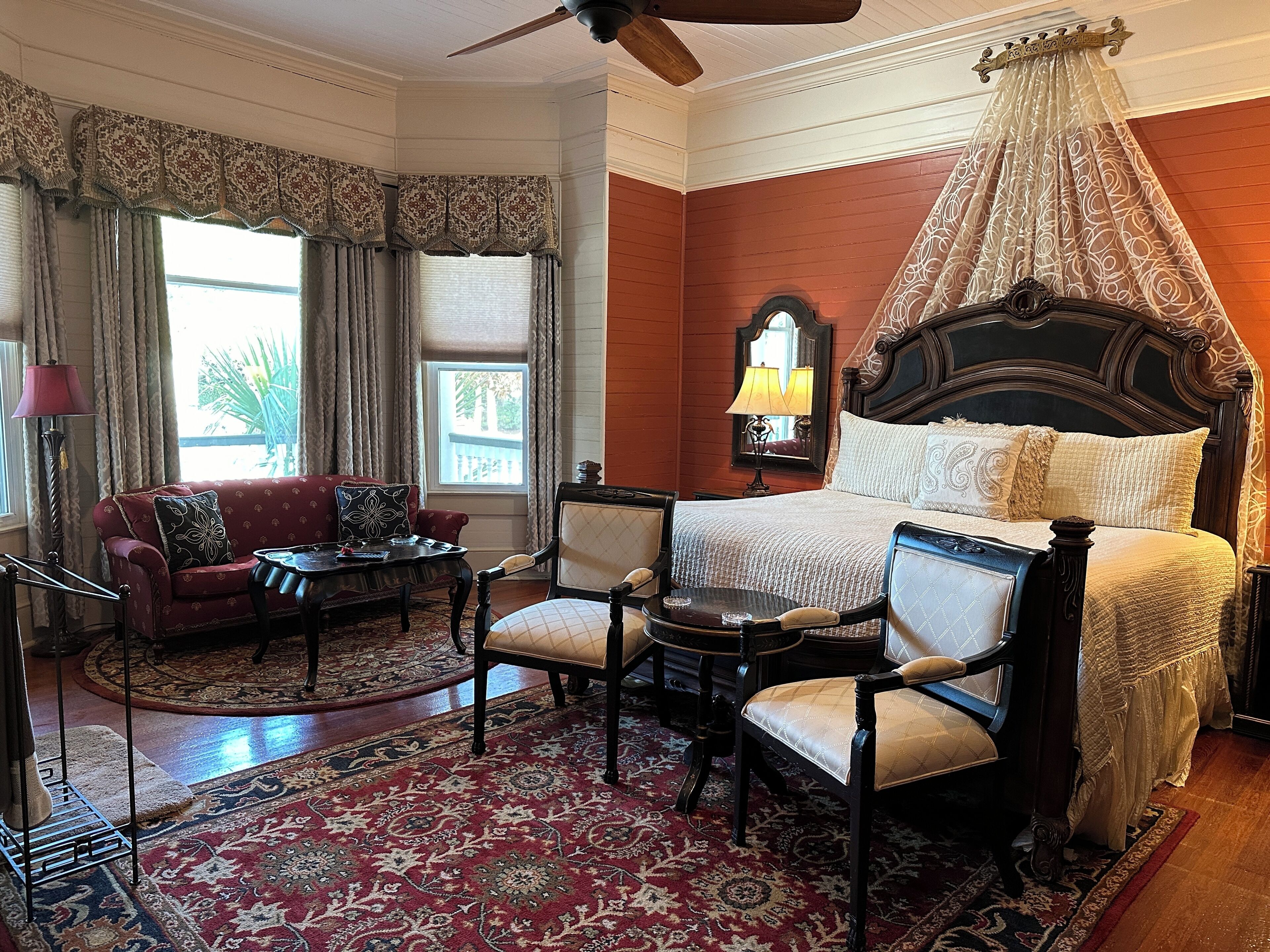 1 slaapkamer, een strijkplank/strijkijzer, gratis wifi, beddengoed