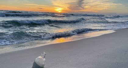 In the Heart of Apalachicola~Walk Everywhere!~Ivory Pearl Suite~Majestic Jewel