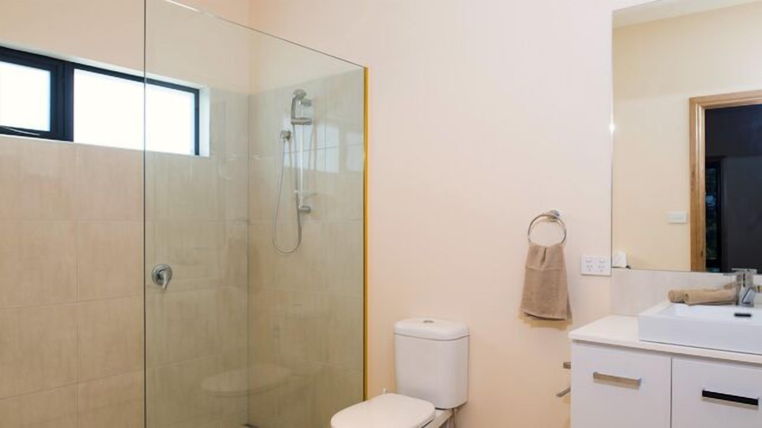 One Skyline Executive Residence — image 11