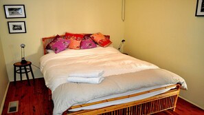 3 habitaciones, tabla de planchar con plancha, wifi y ropa de cama 