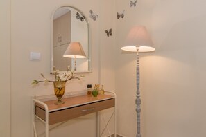 Interior - Olive Tree Apartment (Zakynthos)