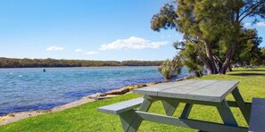 Property grounds - Bij's on the Beach – walking distance to beach (Lake Conjola)