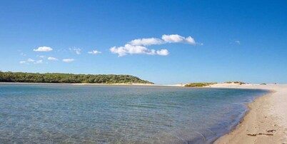 Bij's on the Beach – walking distance to beach