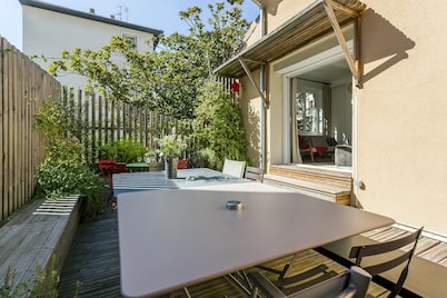 House with terrace 10Chb 10min heart of Lyon