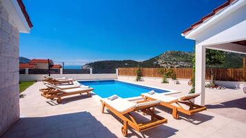 Alberca al aire libre