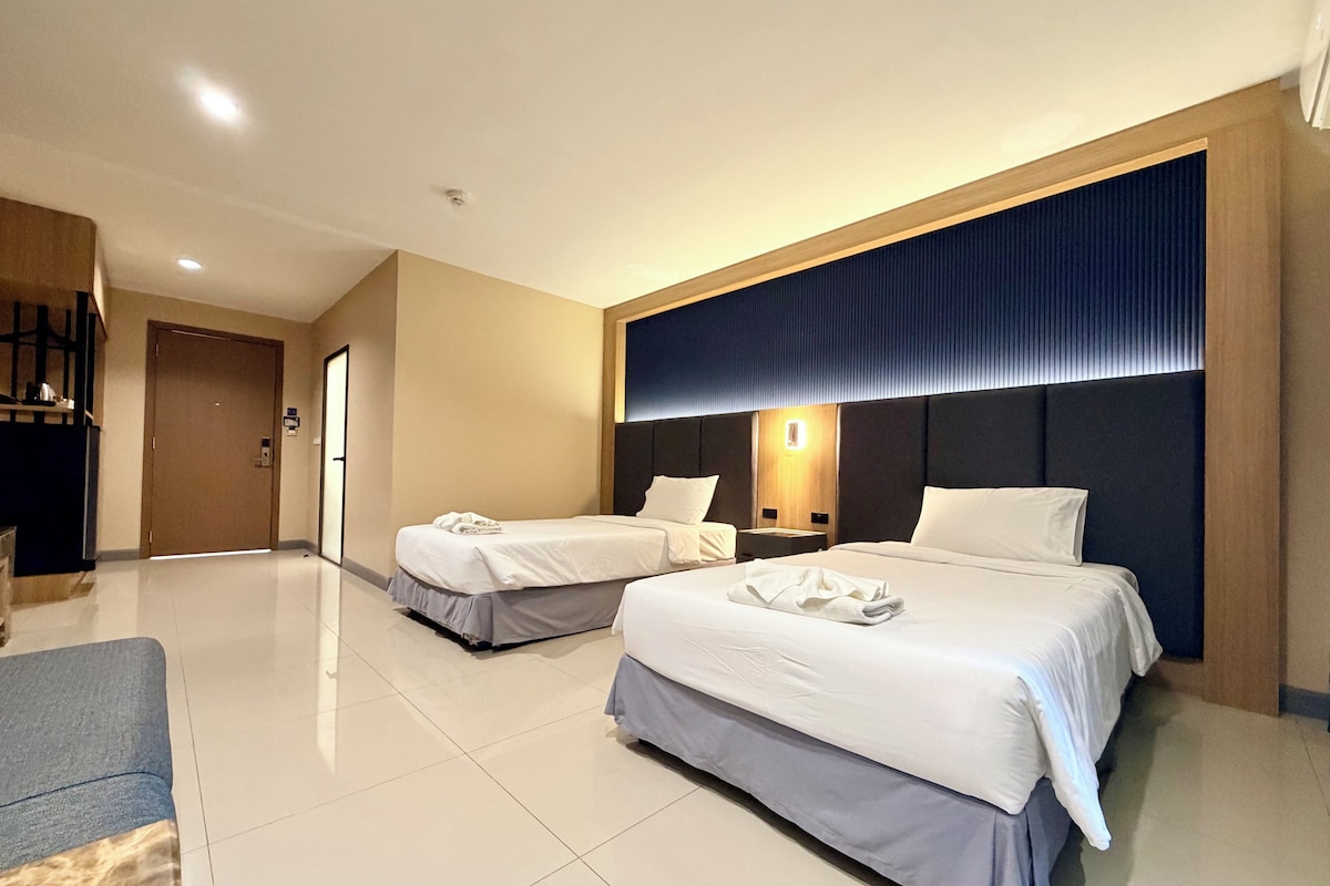 New Superior Twin room | Artículos del minibar gratis y caja de seguridad en la habitación