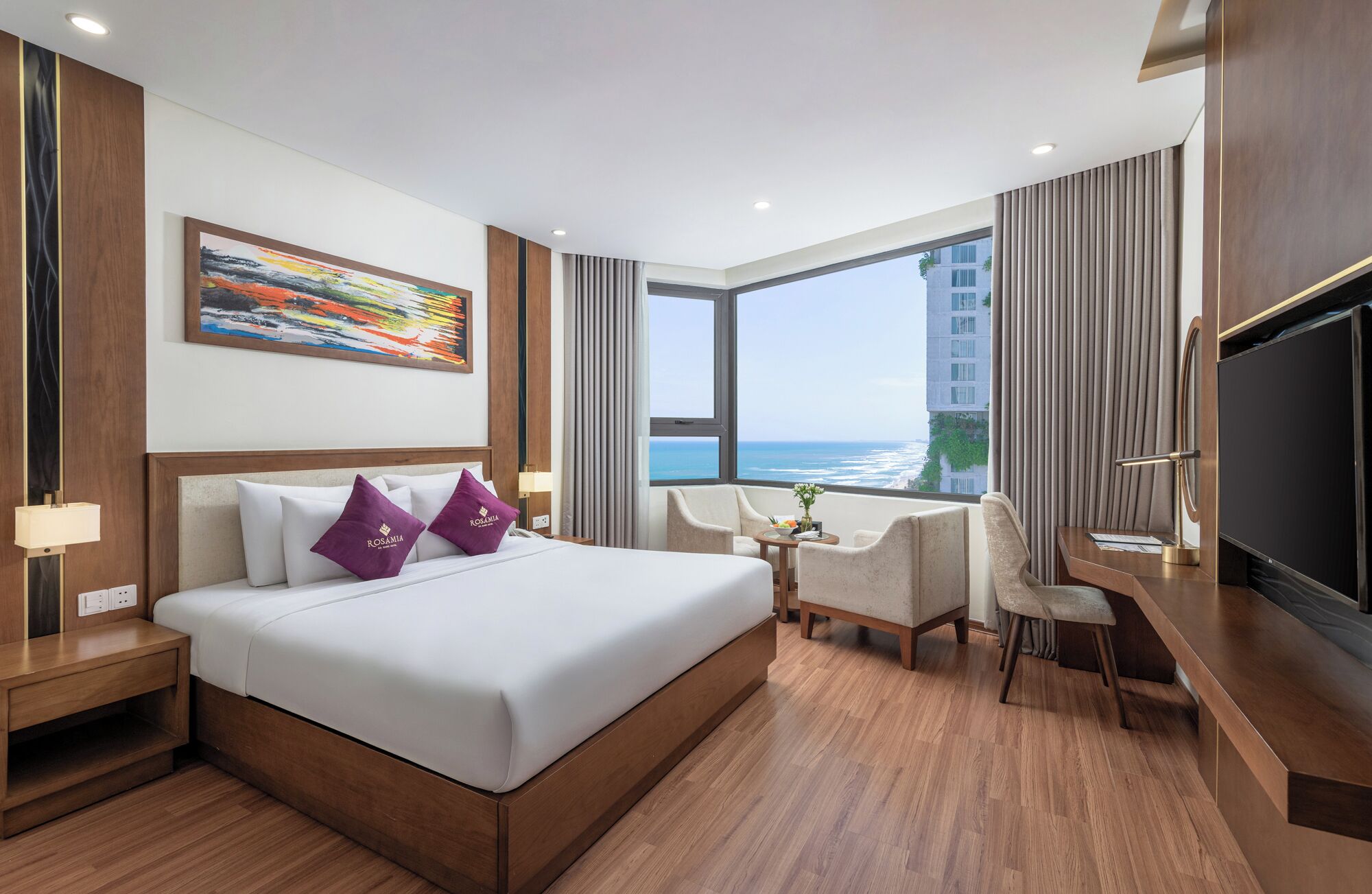 Deluxe Double Room, Partial Ocean  View with Afternoon Tea Per Stay | Premium bedding, down comforters, Select Comfort beds, minibar