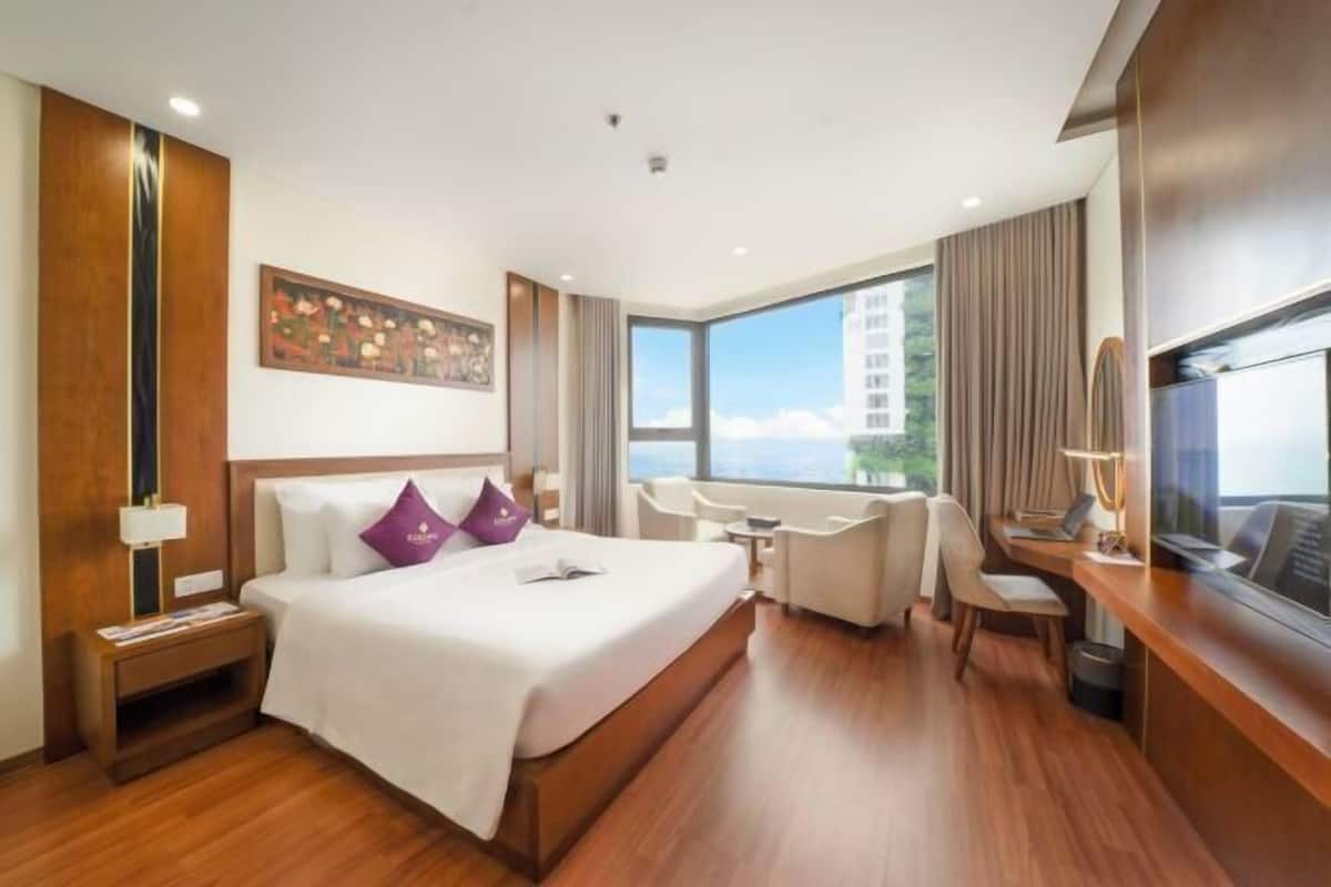 1 bedroom, premium bedding, down duvets, Select Comfort beds
