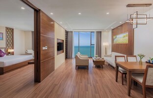 Executive Suite, Ocean View with  Afternoon Tea Per Stay | Premium bedding, down comforters, Select Comfort beds, minibar