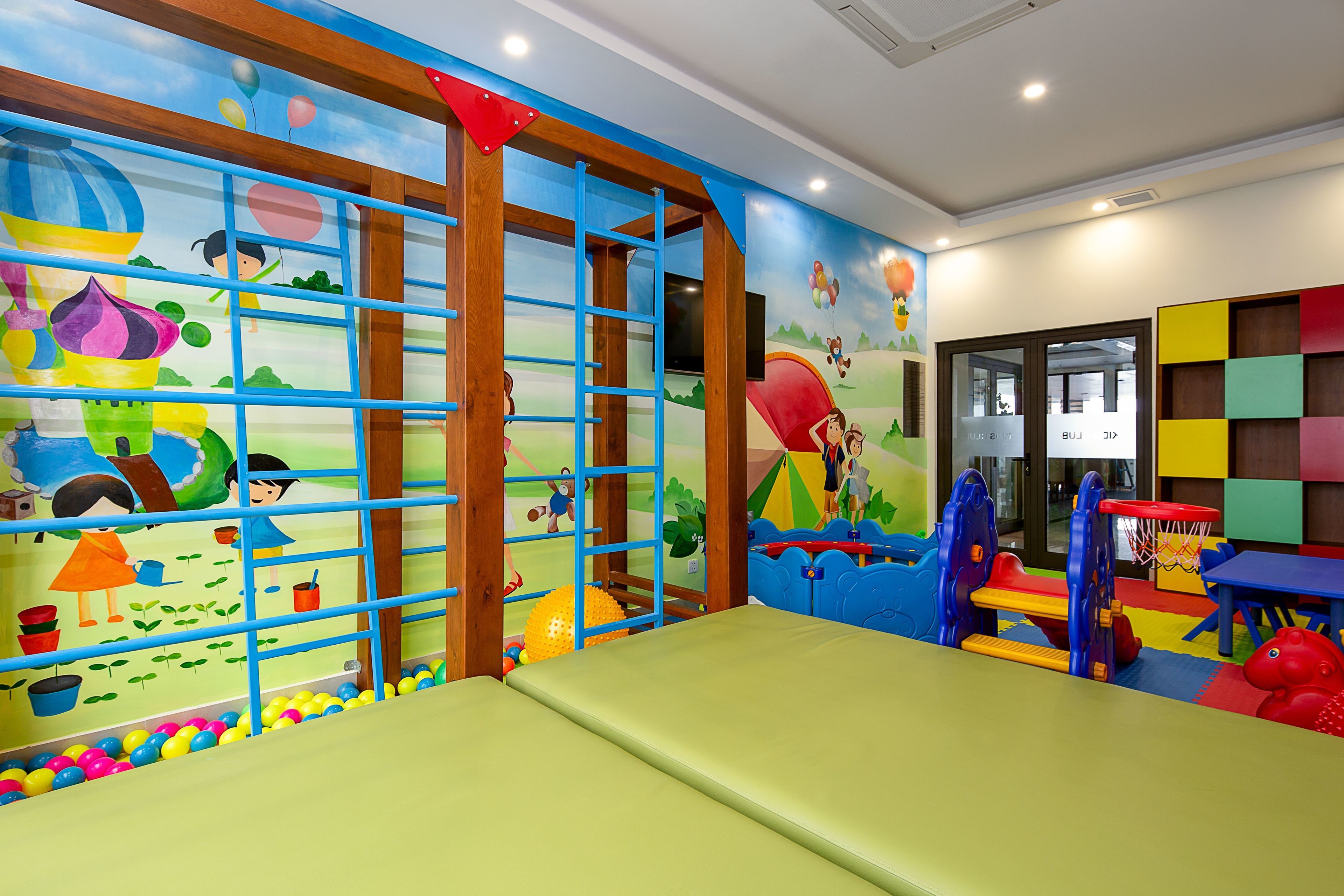 children’s play area – indoor
