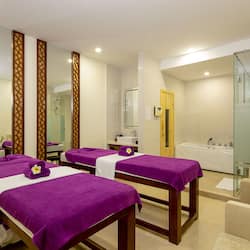 Couples treatment room(s), sauna, hot tub, steam room, body treatments
