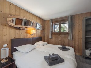 6 chambres, fer et planche à repasser, Wi-Fi, draps fournis