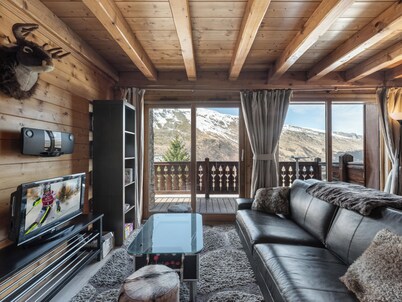 Fantastic Chalet with sauna, 120m From piste in the Three Valleys, Sleeps 12-14