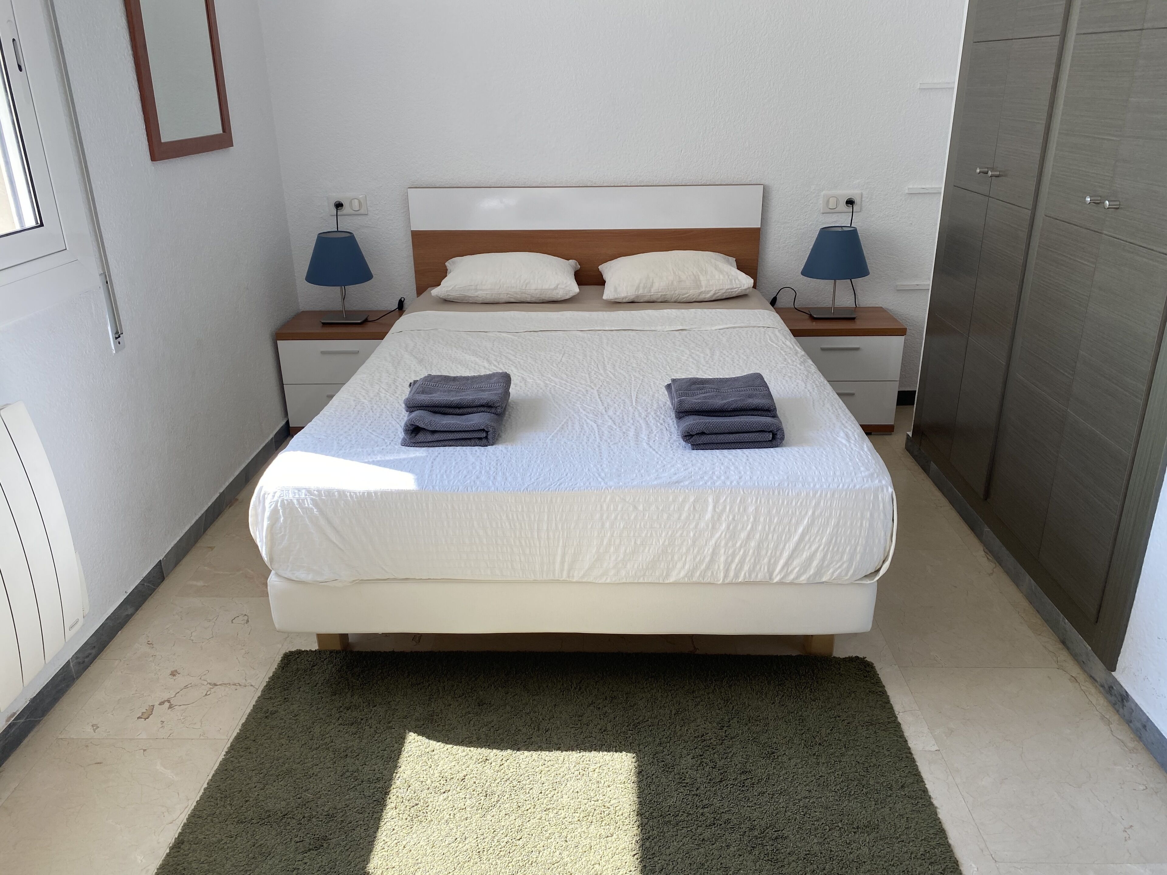 3 dormitorios, tabla de planchar con plancha, wifi gratis y ropa de cama