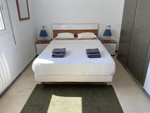3 Schlafzimmer, Bügeleisen/Bügelbrett, kostenloses WLAN, Bettwäsche