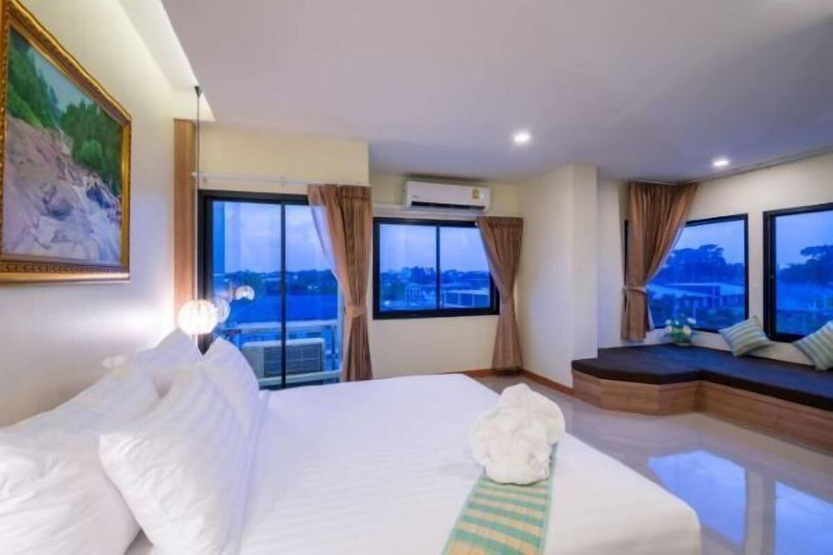 1 bedroom, desk, rollaway beds, free WiFi