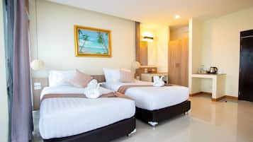 Een bureau, extra bedden, gratis wifi, beddengoed