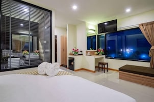 Desk, rollaway beds, free WiFi, bed sheets
