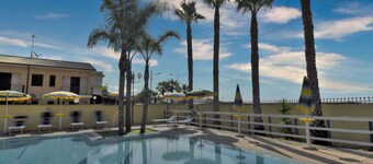 Cosy apartment for 4 people with A/C, pool, WIFI, TV and balcony