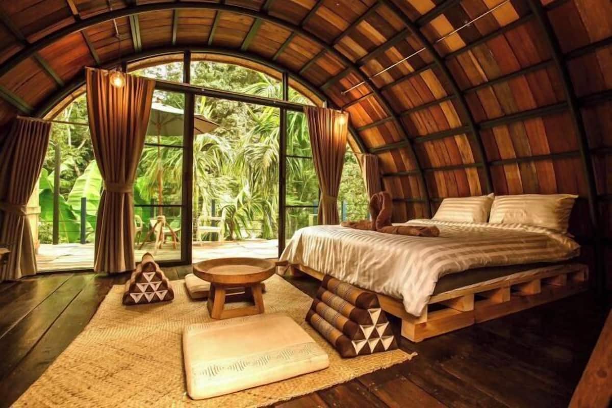 1 bedroom, desk, free WiFi, bed sheets