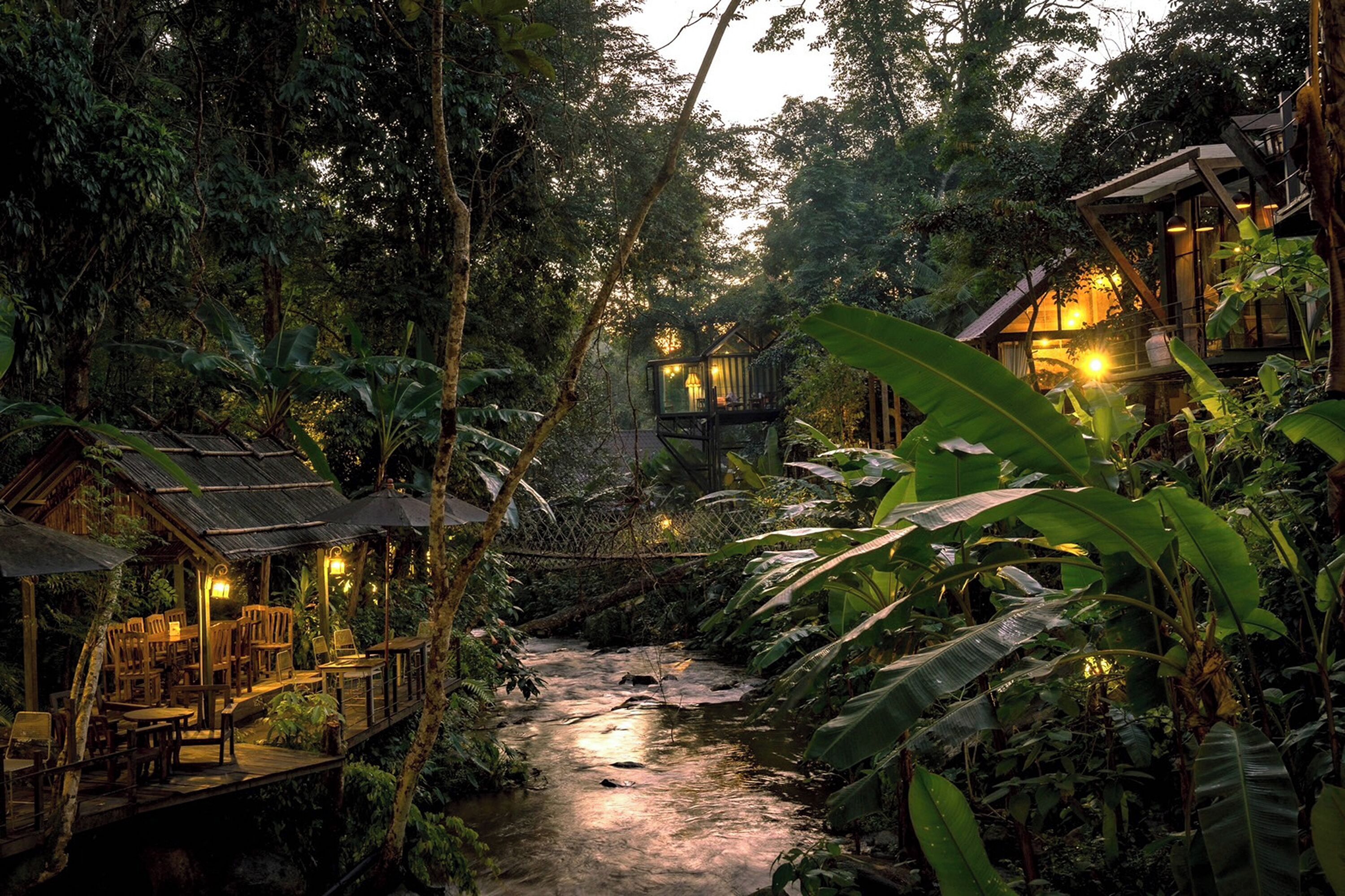 Villa Supradist River View | Desk, free WiFi, bed sheets