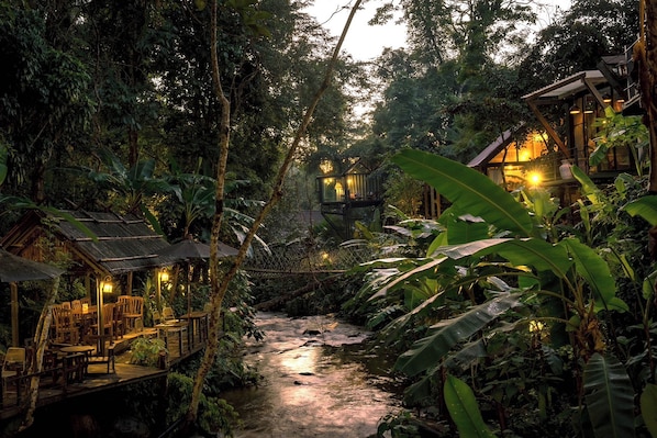 Villa Supradist River View | Skrivbord, gratis wi-fi och sängkläder