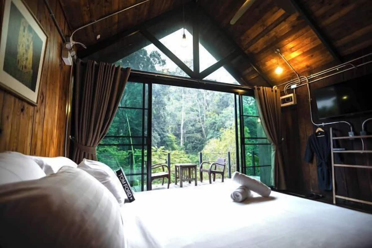 1 bedroom, desk, free WiFi, bed sheets