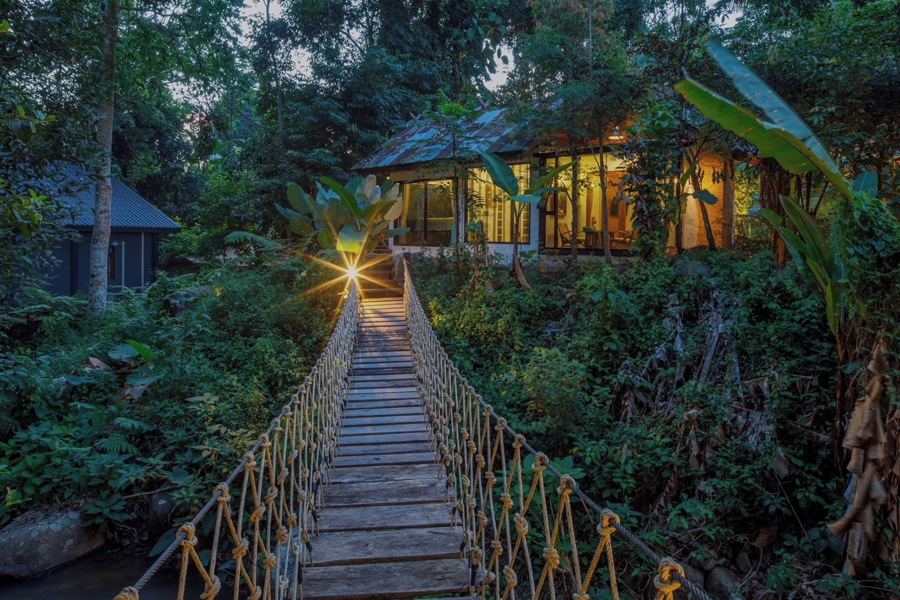 Villa Poonsuk River View | Desk, free WiFi, bed sheets