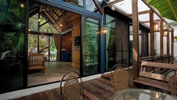 Villa Virojpet River View | Kilátás a szobából