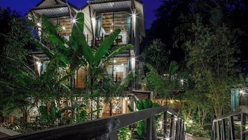 Standard River View | 1 dormitorio, escritorio, wifi gratis y ropa de cama