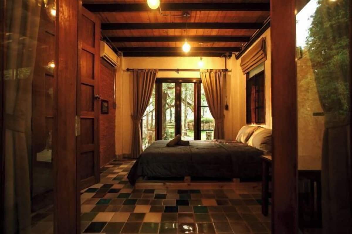 1 bedroom, desk, free WiFi, bed sheets