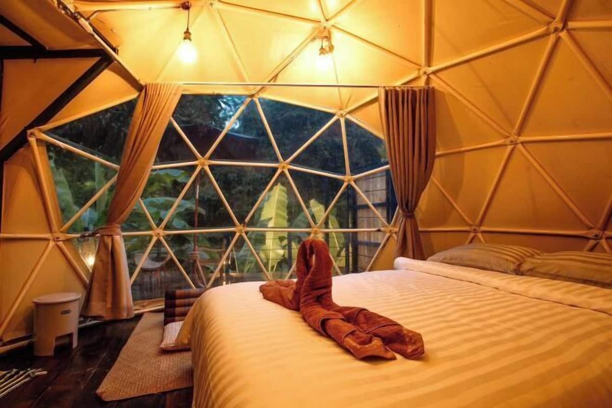 1 bedroom, desk, free WiFi, bed sheets