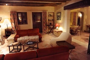 Cheminée, chaîne hi-fi