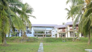 Property grounds - Tara Watergate Hotel (Thissamaharama)