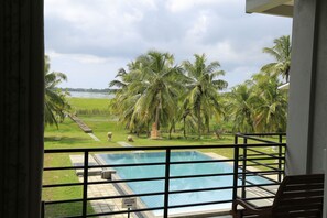 Kolam renang outdoor