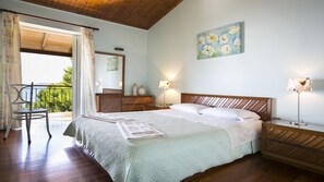 3 camere, una scrivania, ferro/asse da stiro, Wi-Fi gratuito