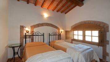 2 slaapkamers, een strijkplank/strijkijzer, gratis wifi