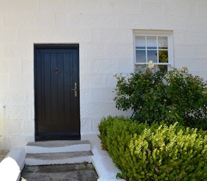 Property entrance - Lythgo's Row Colonial Cottages (Pontville)