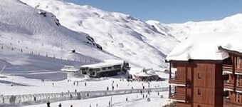 MONTANA VILLAGE - Fantastic Location With Direct Ski In/Ski Out Access + Views