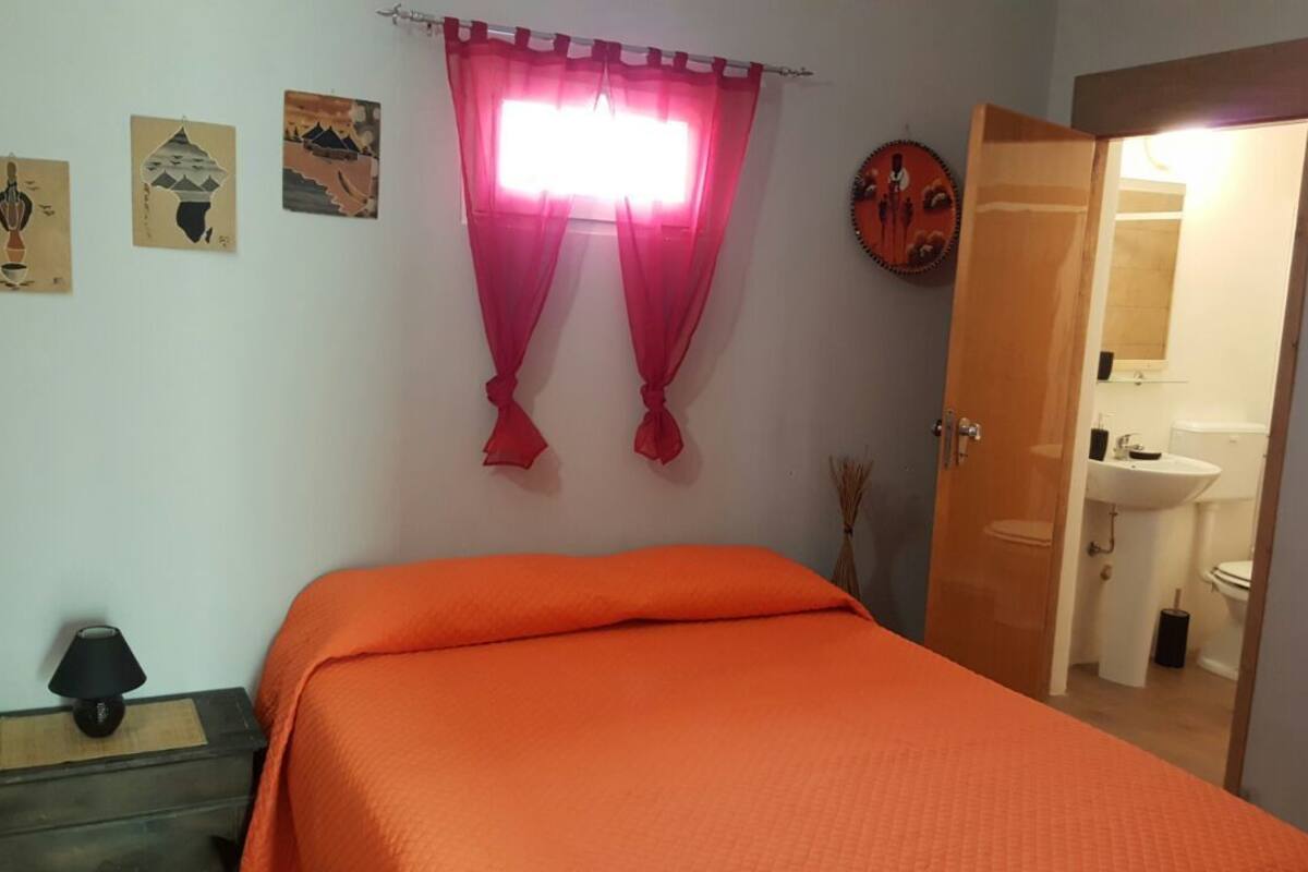 1 habitación, wifi gratis y ropa de cama