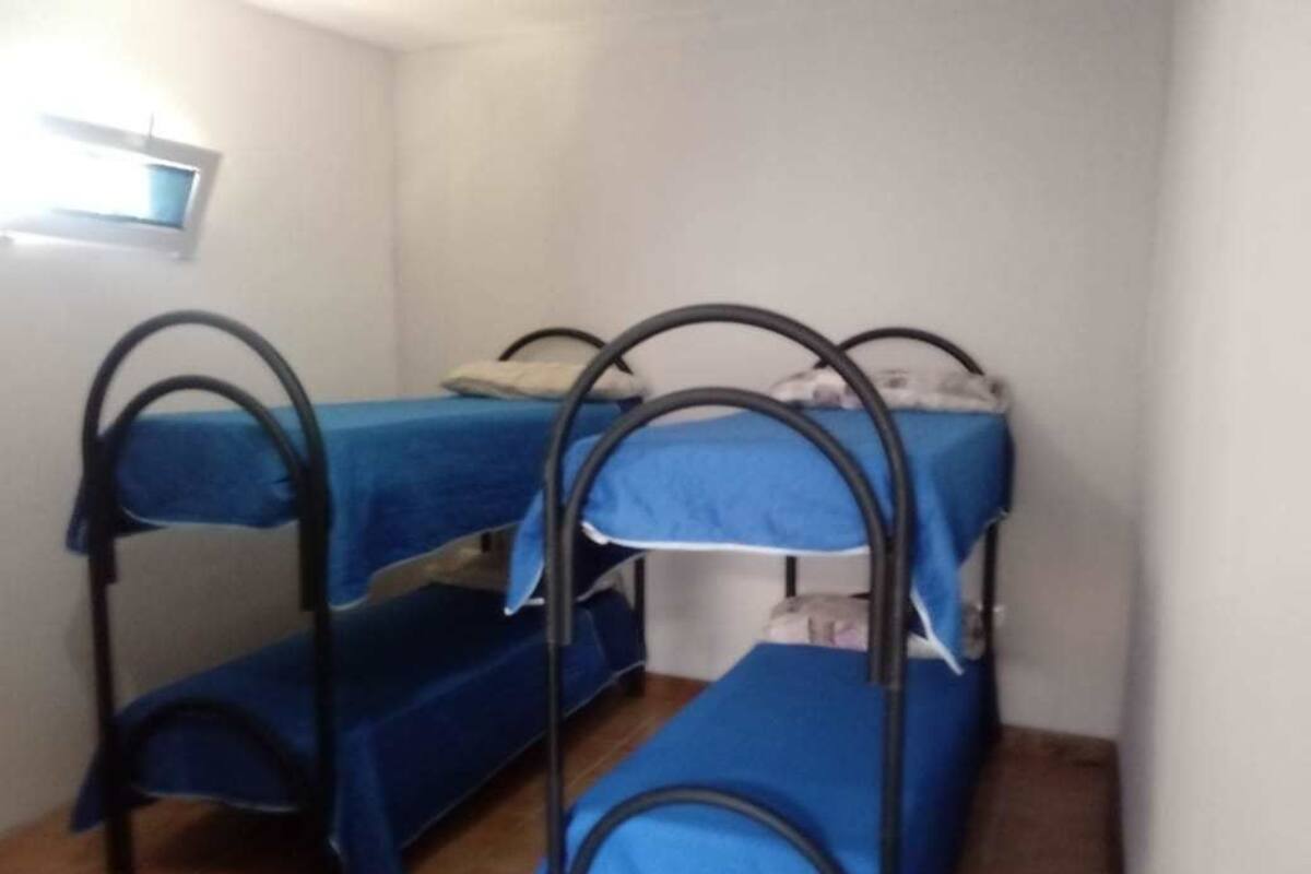 1 habitación, wifi gratis y ropa de cama
