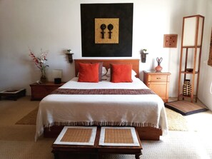 Ropa de cama de alta calidad, escritorio y cortinas blackout 