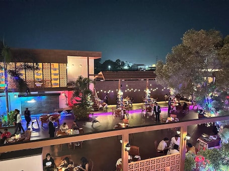 Garden view. Sai International Hotel
