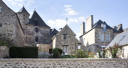 Maison de famille dans le pays avec piscine, de beaux jardins privés. 8 personnes