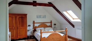 3 makuuhuonetta, silitysrauta/-lauta, vauvan matkasänky, ilmainen Wi-Fi