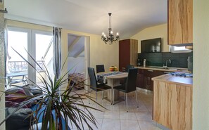 Apartment, 2 Bedrooms, Balcony, Sea View | Soundproofing, free WiFi, bed sheets