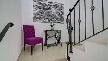 Appartement, 2 chambres, balcon, vue mer | Chambres insonorisées, Wi-Fi gratuit, draps fournis