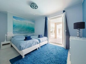 6 bedrooms, in-room safe, desk, iron/ironing board