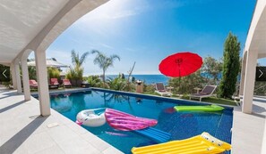 Outdoor pool, a heated pool - Dream villa Primerose, breathtaking sea view, airco,  heated pool, sea 300m. (Sainte-Maxime)