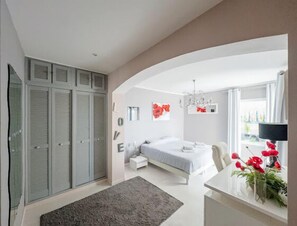 6 bedrooms, in-room safe, desk, iron/ironing board - Dream villa Primerose, breathtaking sea view, airco,  heated pool, sea 300m. (Sainte-Maxime)